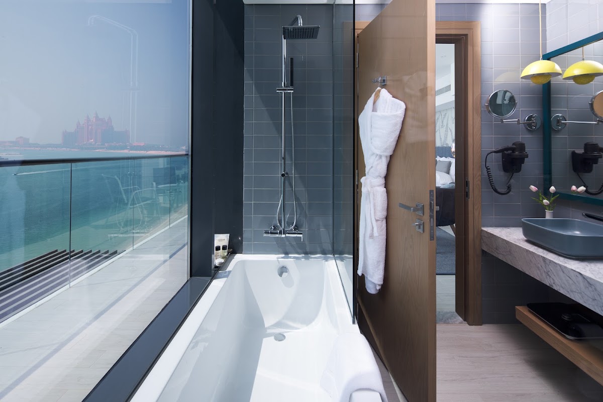 C Central Hotel & Resort The Palm Dubai 4