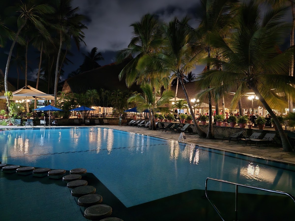 Bahari Beach Hotel