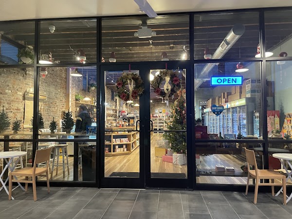 THE BREEZE WINE BAR & SPIRITS LLC exterior