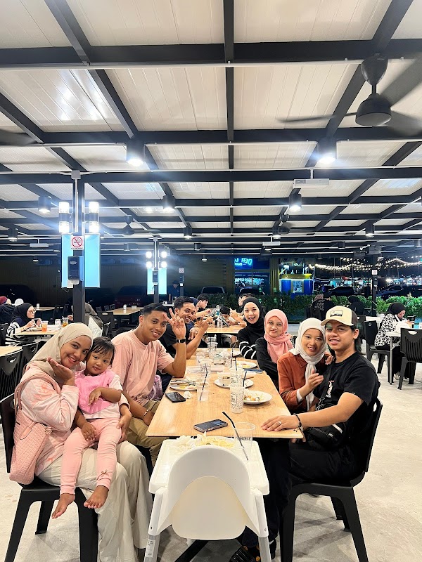 Der' Cabin Bistro Tebrau - Photo 1