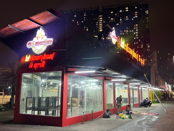 @KL STEAMBOAT & GRILL