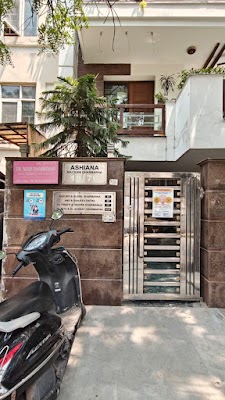 Dr. Noor Dharmarha- BEST Obstetrician Gynaecologist in Delhi - Image 3