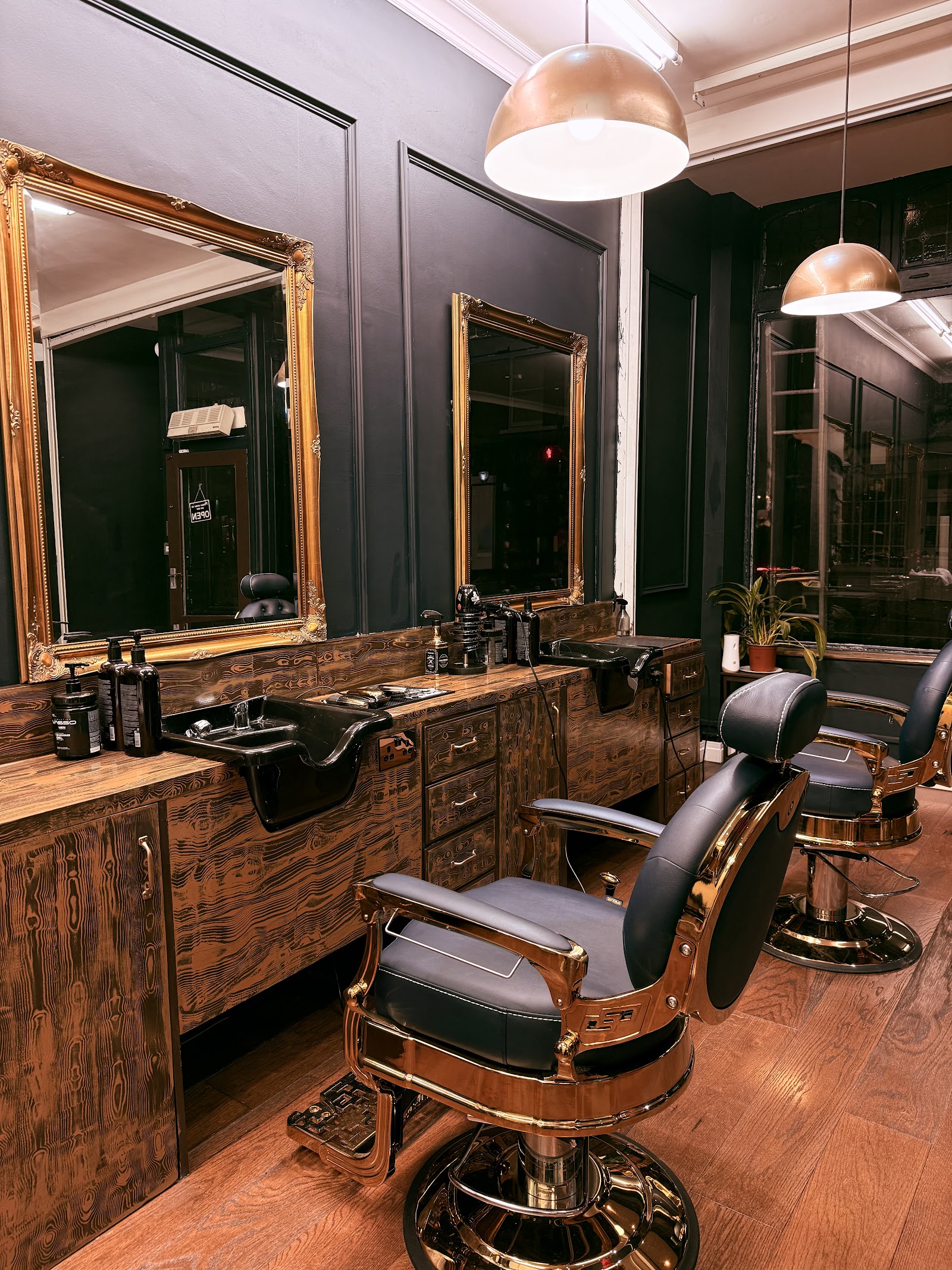 Barnes Village Barber