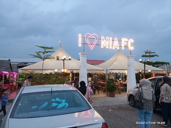 Mia Fried Chicken Salor - Photo 1