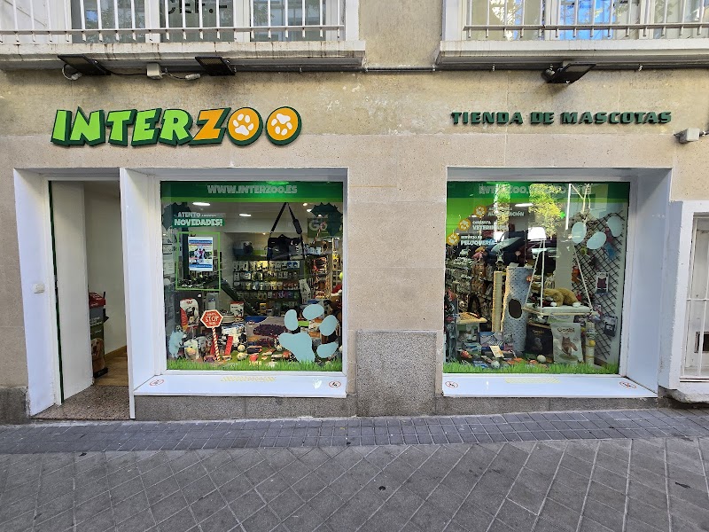 Interzoo Viriato | Consulta veterinaria - Peluquería canina y felina - Tienda de alimentación y salud