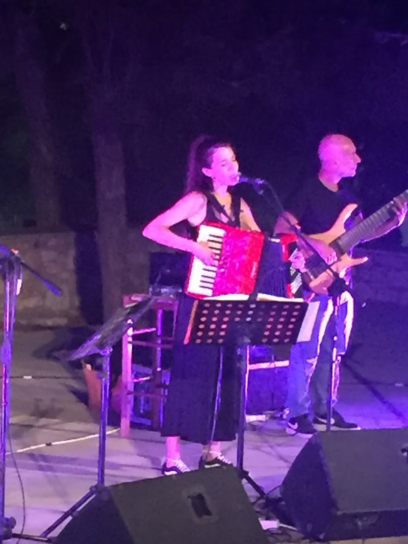 Θέατρο Λευκών