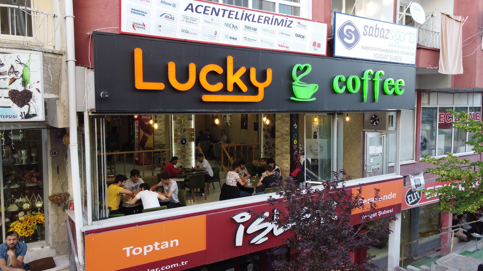 Lucky Coffee mekanı