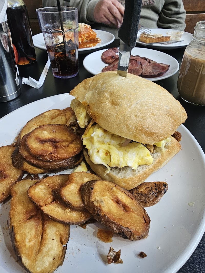 Gracie's On West Main photo 3