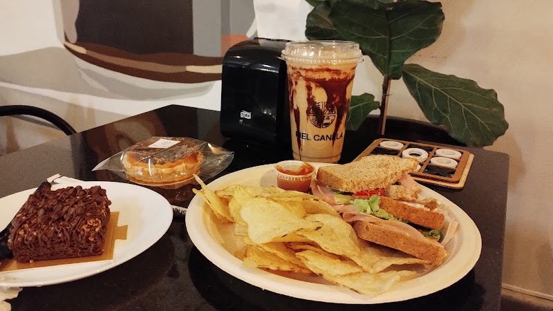 Piel Canela Cafeteria photo 2