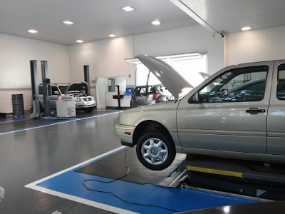 Foto de Dalz Automotive - Mechanical Workshop