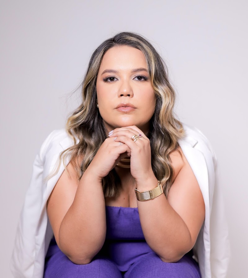 Dra. Caroline Alves | Dentista Endodontista