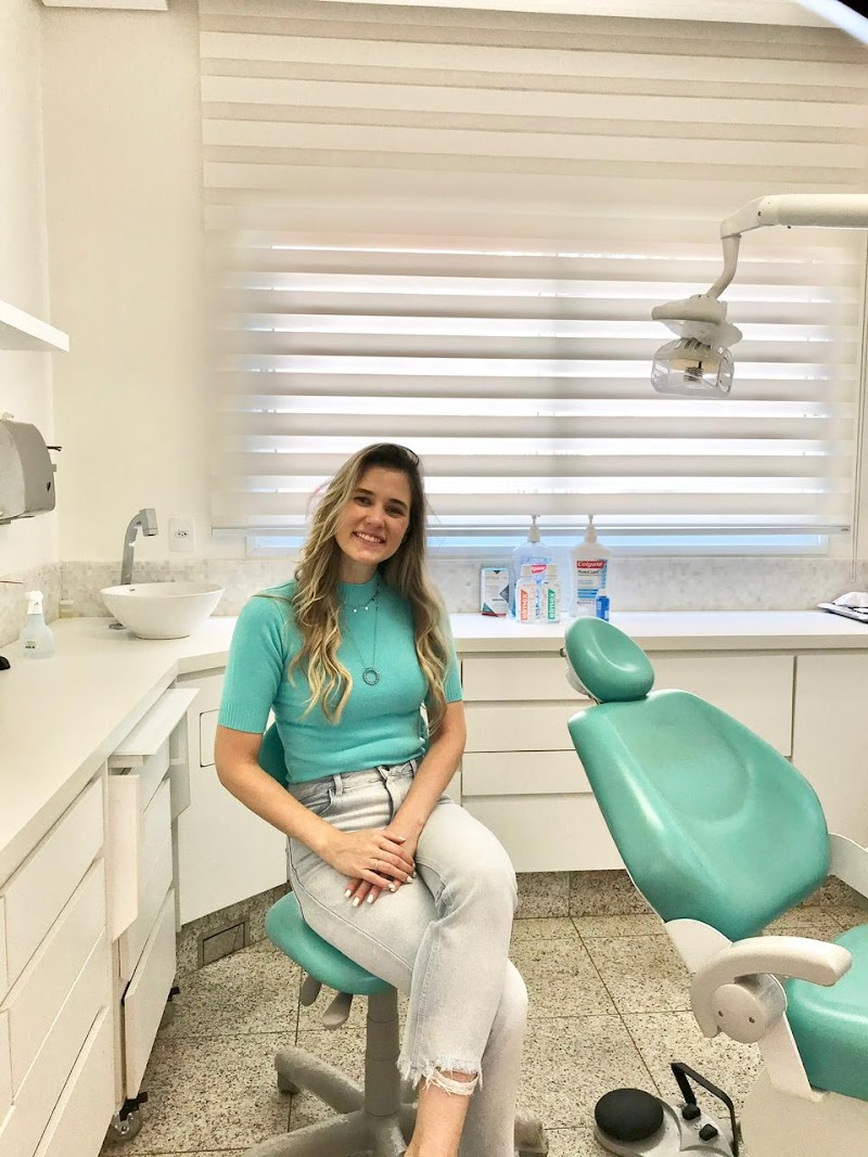 Dra. Paula Reginne Vieira - Cirurgiã Dentista/Endodontia/Endodelivery - foto 2
