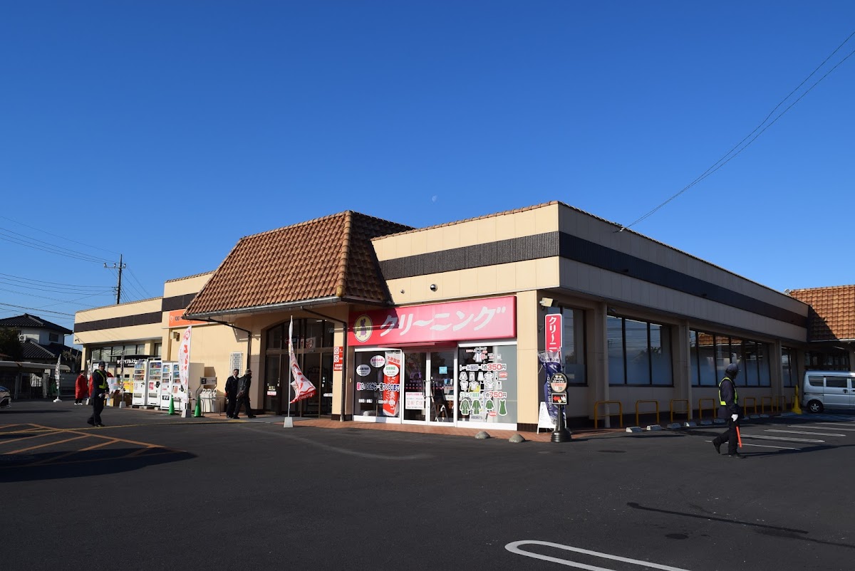 とりせん氏家店