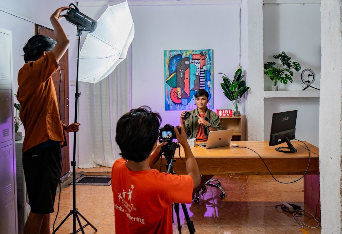 Gilis Rock Creative Studios + Coworking Space