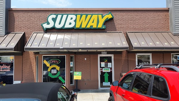 SUBWAY #11525 exterior
