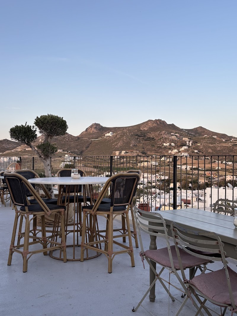 AVATON 1739 - Coffee & Wine Roof