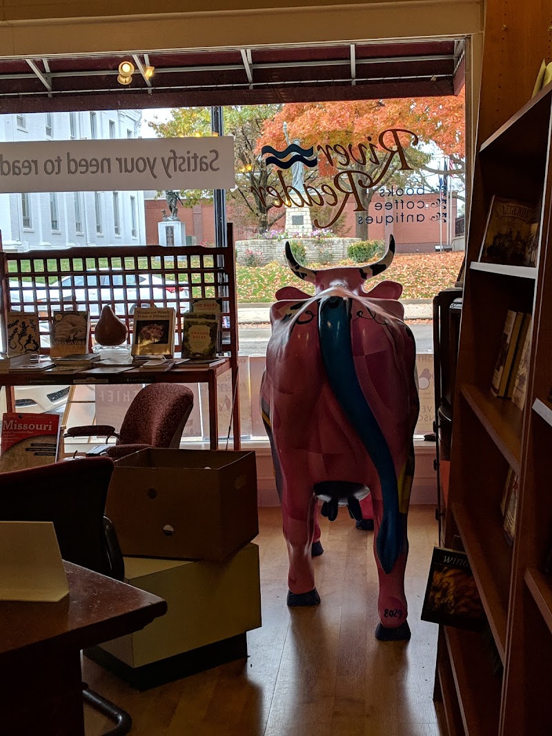 River Reader Bookstore photo 3