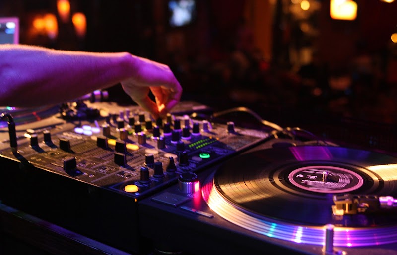 Luxor Karaoke & Bar