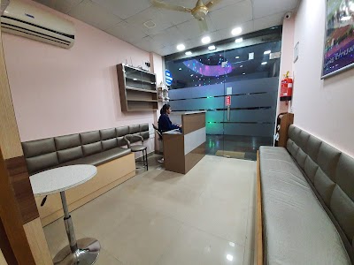 Dr Vandana Jain gynaecologist at complete women health care - Image 3