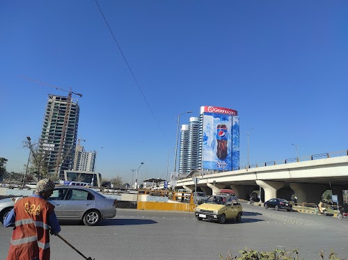 Centaurus Mall Garden