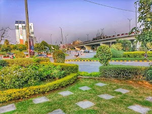 Centaurus Mall Garden