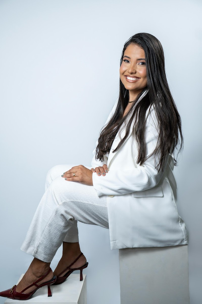 Dra Sarah Alves - Excelência Lentes em Resina em Recife - foto 2