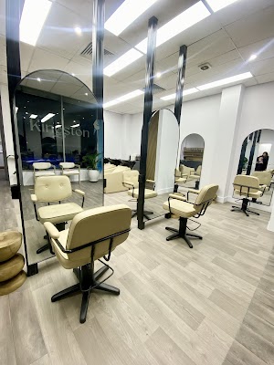 Salon Kingston photo 2
