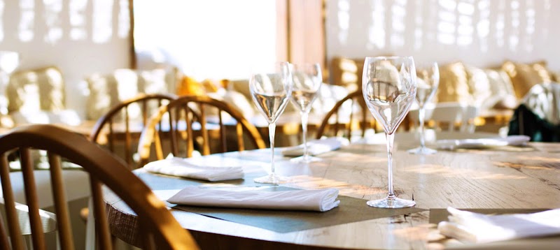 Monarch: Restaurant - Beach Club