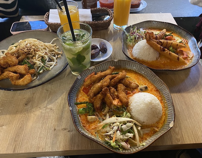 HELLO CHARGE ( HALAL) ASIA HEALTHY FOOD & SUSHI photo 4