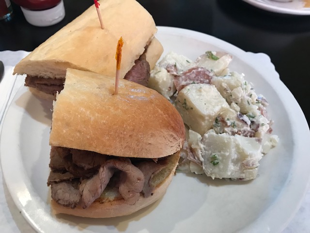 Toni's Courtyard Café photo 3