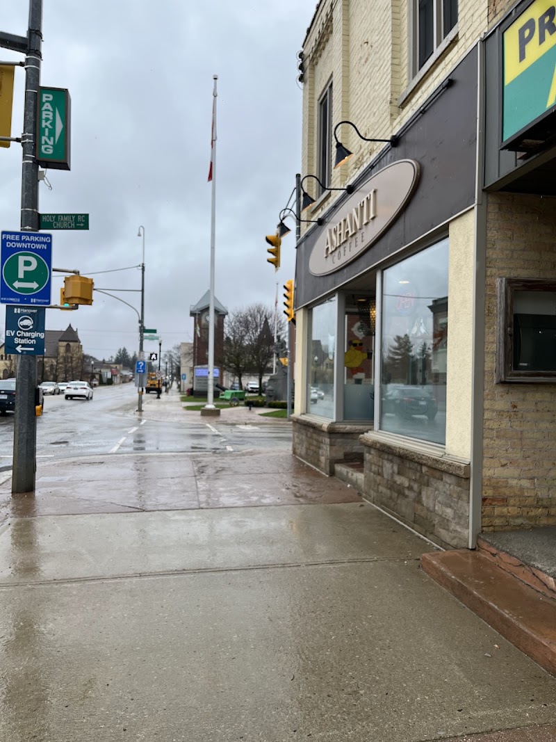 Ashanti Cafe Hanover photo 4
