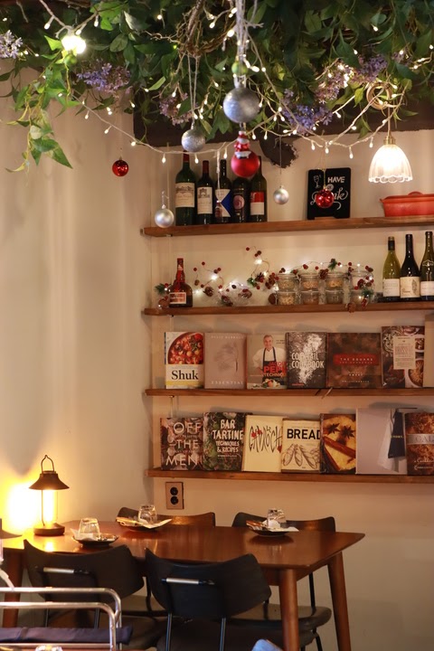 서울 성수, 힙스터들의 파스타 성지 '코너룸' 저장각