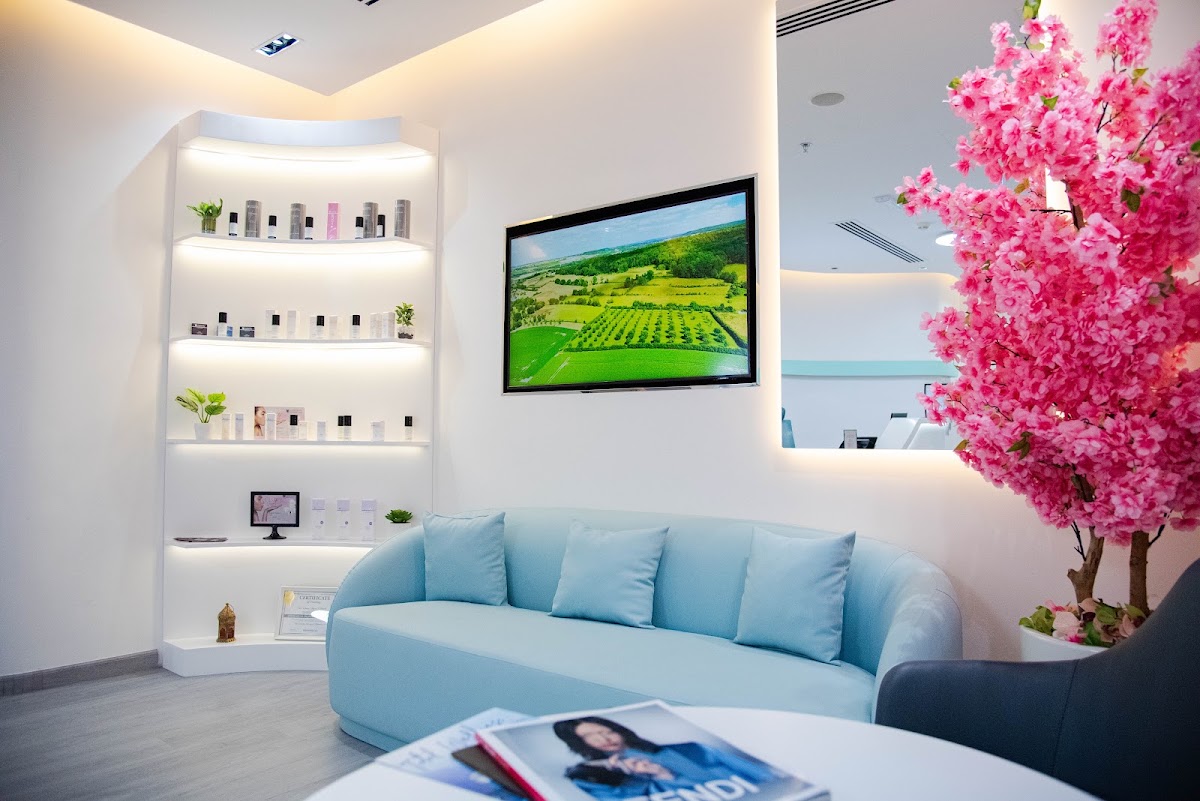 Dr Omar Al Khalili Clinic – Beauty, Aesthetics & Dermatology in Dubai 3