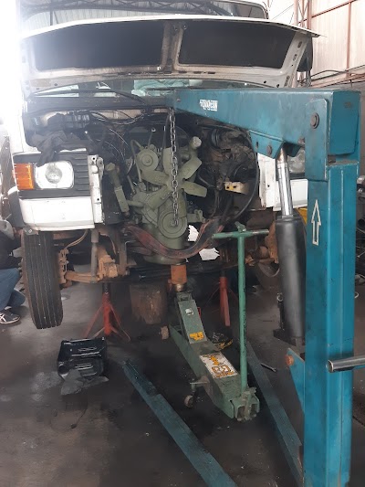 Foto de Mecânica Auto Center Spike | Retifica de Motores a diesel em Curitiba/PR