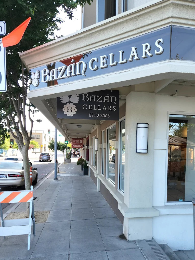 Convenient downtown Napa setting near popular dining