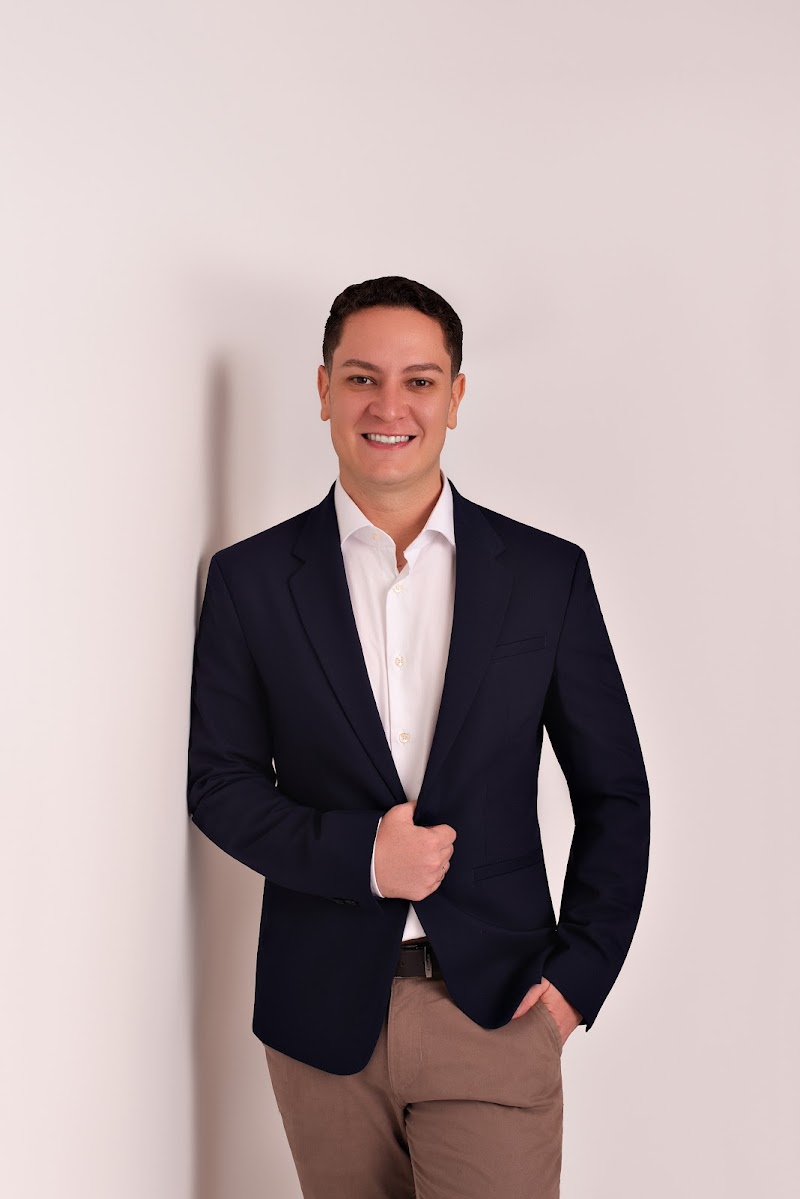 Dr. Hugo Costa - Estomatologia e Endodontia em Natal - foto 2