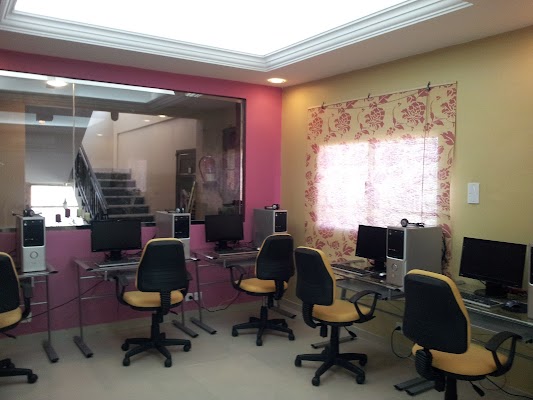 معهد المتميزون العالي النسائي للتدريب