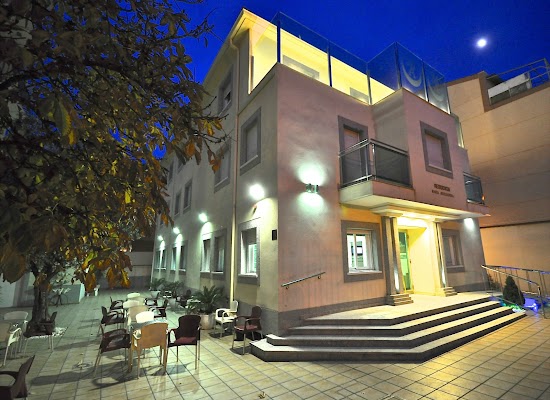 Residencia Residencia María Auxiliadora — C. del Datil, 3, y 5, Carabanchel, 28025 Madrid, España