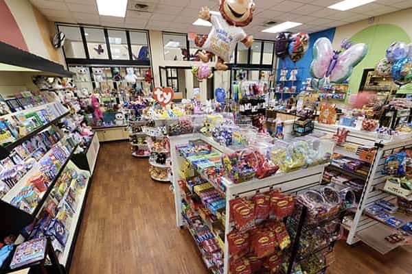 LORI'S GIFTS exterior