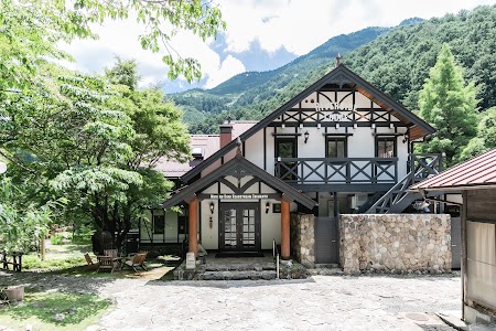 水際のロッジ（四万十川源流 森の国 ）