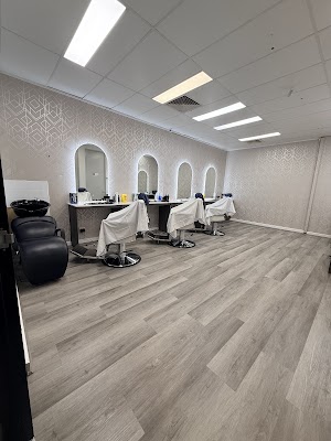 Lucky Mens Hair Studio