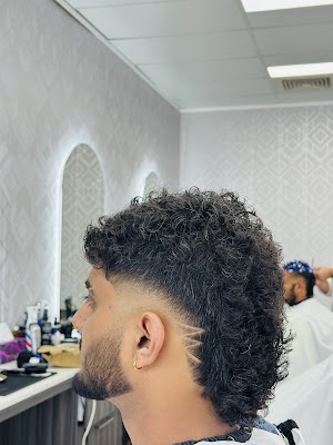 Lucky Mens Hair Studio photo 3