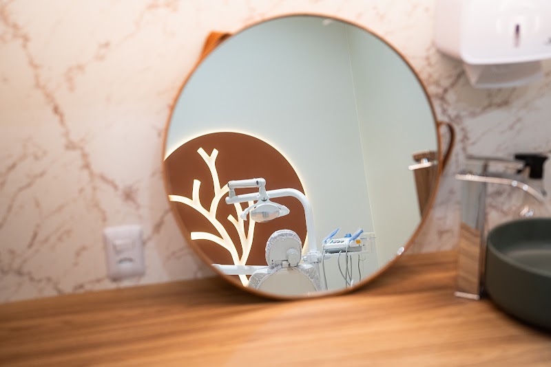 Dra Amanda Marangon - Dentista em Cuiabá - foto 2