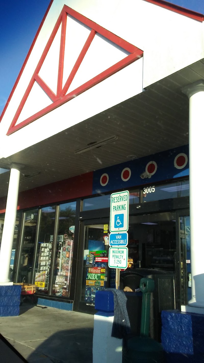 Atkinson Cigarette Land photo 3