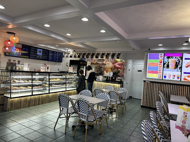 Moon Donuts & Cafe photo 1