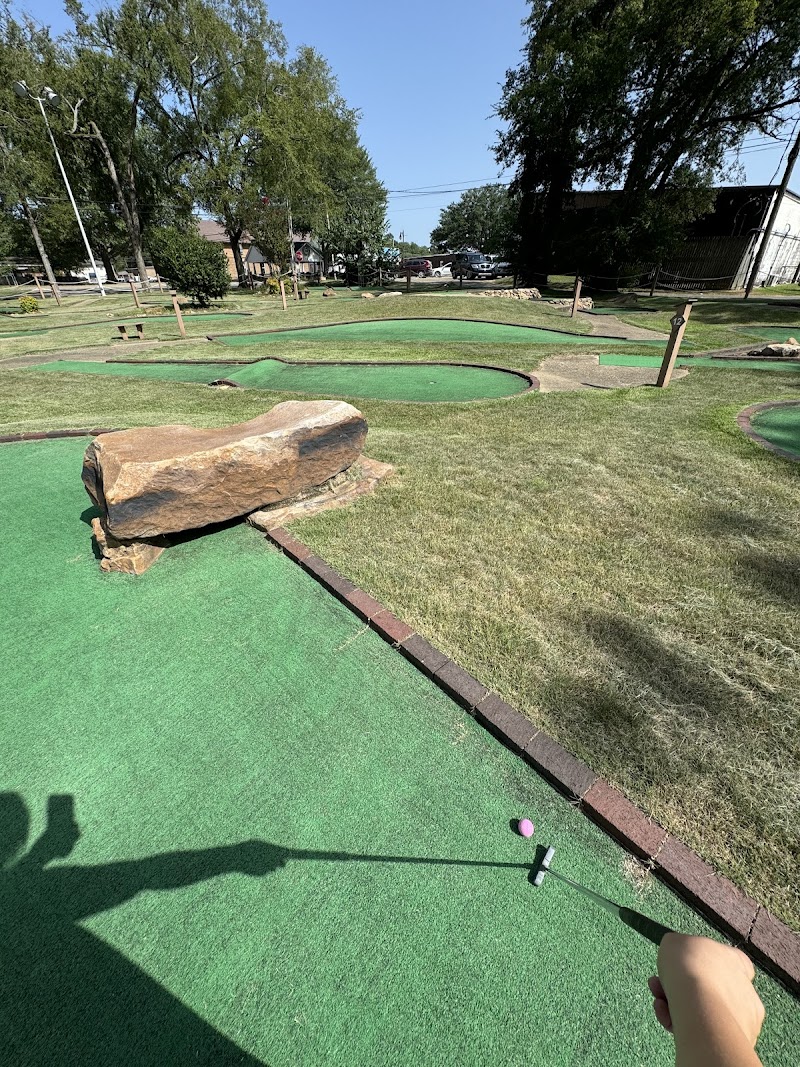 Diamonds N The Hole Putting banner