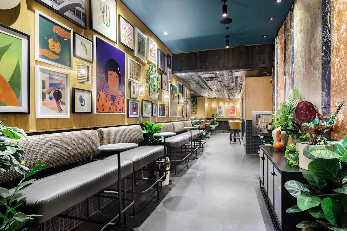 Earls Kitchen + Bar in toronto