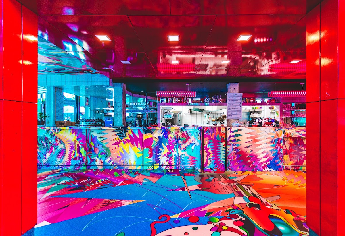 À la folie, vue extérieure