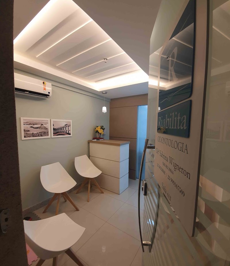 Dra Sabrina Wigneron. Especialista/Mestre Implante Dentário. Especialista em Protése Dentária - foto 2