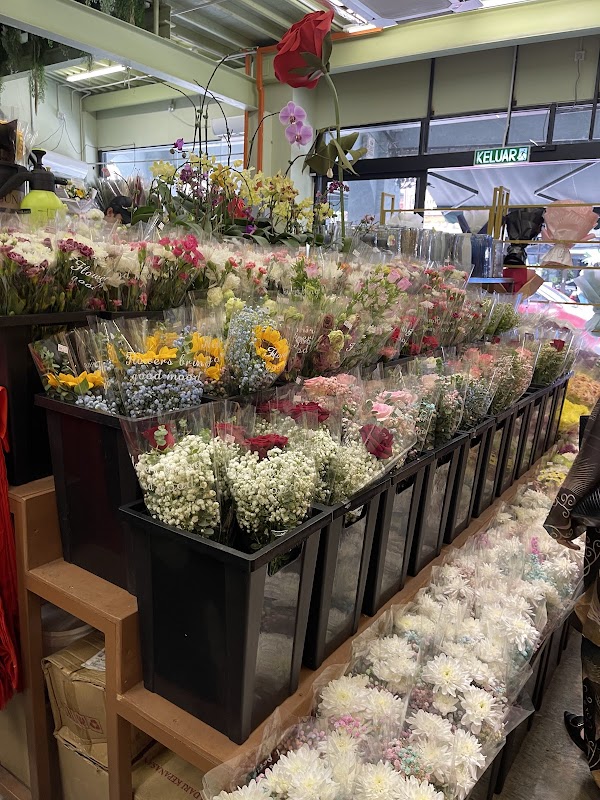 Dayang Ros Cafe & Flower Boutique - Photo 1